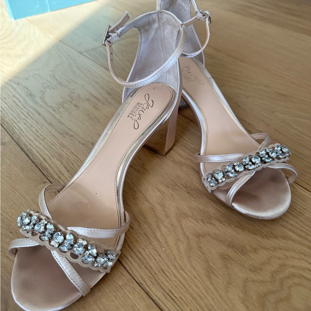 Elegant Women's Sandals with Rhinestone Embellishments